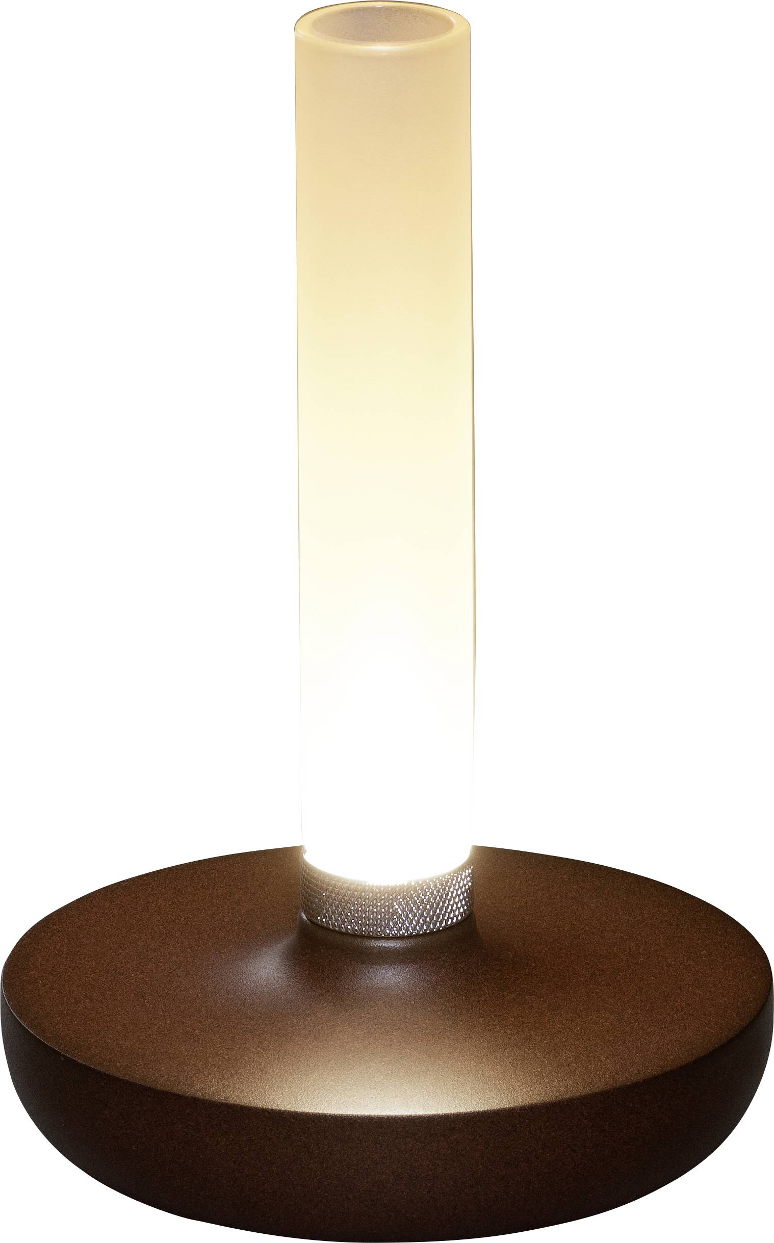 Eine moderne Tischlampe mit einem zylindrischen, matten Glasschirm und einem runden, braunen Sockel, die ein weiches, warmes Licht ausstrahlt.