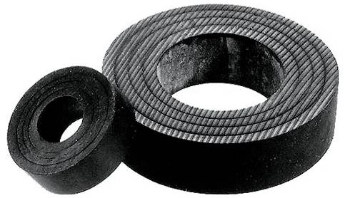 Zwei schwarze Ferrit-Magnete unterschiedlicher Größe, beide mit einem zentralen Loch, auf einem schlichten Hintergrund platziert.