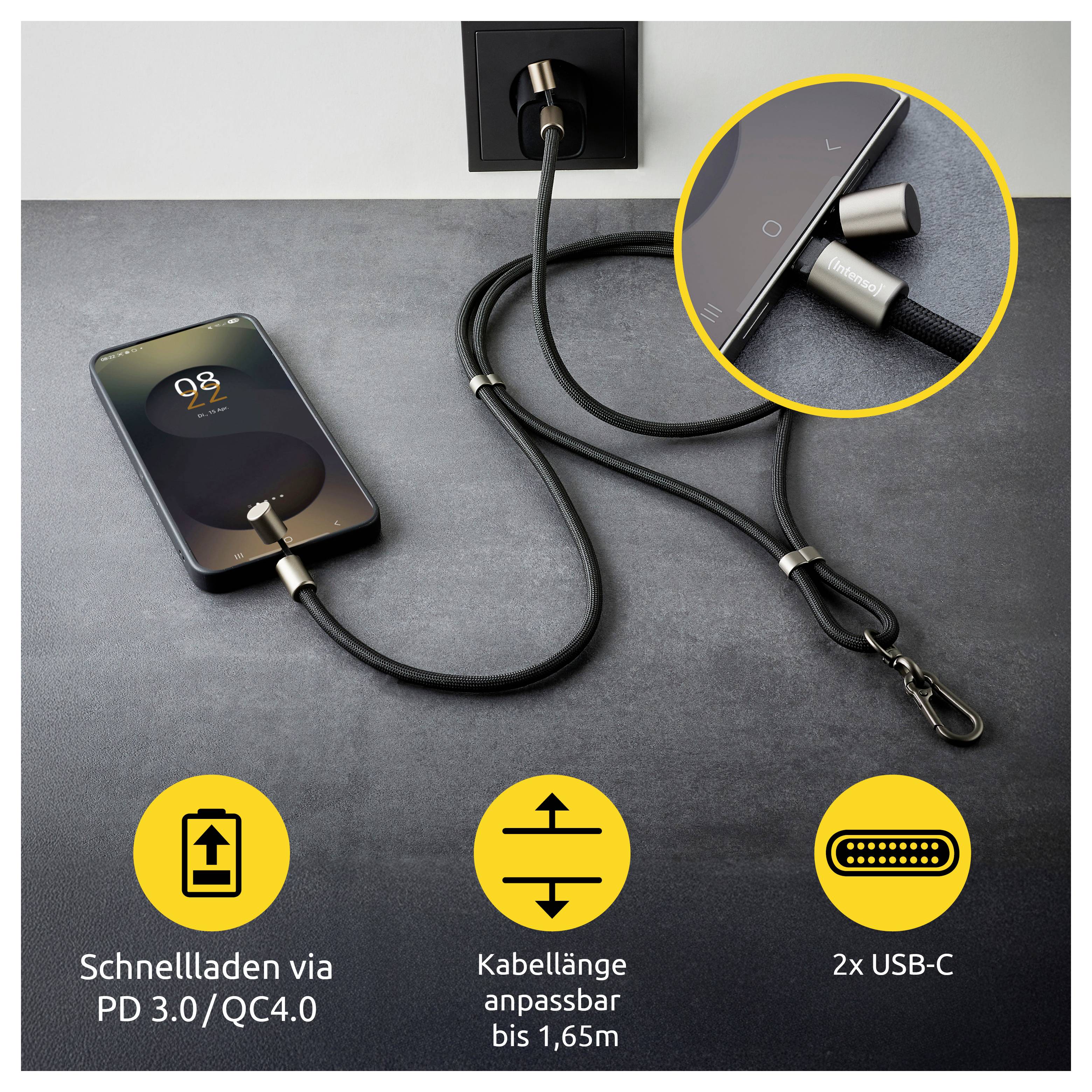 Ein Smartphone wird mit einem eleganten, geflochtenen USB-C-Kabel aufgeladen, das in eine Wandsteckdose eingesteckt ist. Die Detailansage zeigt einen Nahaufnahme der Anschlüsse.