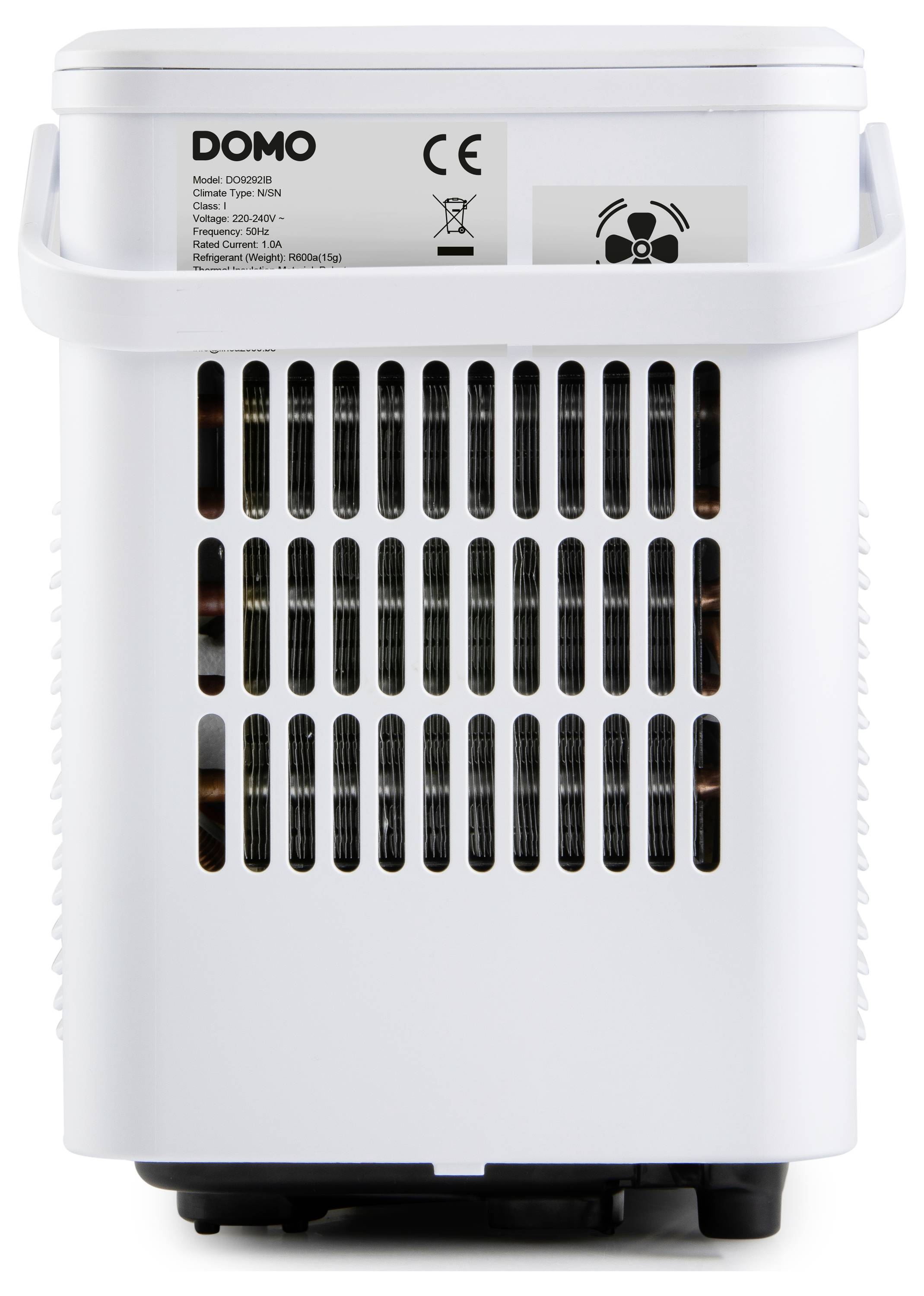 Ein weißes elektronisches Gerät mit vertikalen Lüftungsschlitzen, auf der Oberseite mit 'DOMO' beschriftet. CE-Zeichen und Warnhinweise weisen auf elektrische Sicherheit und Lärmvorsicht hin.