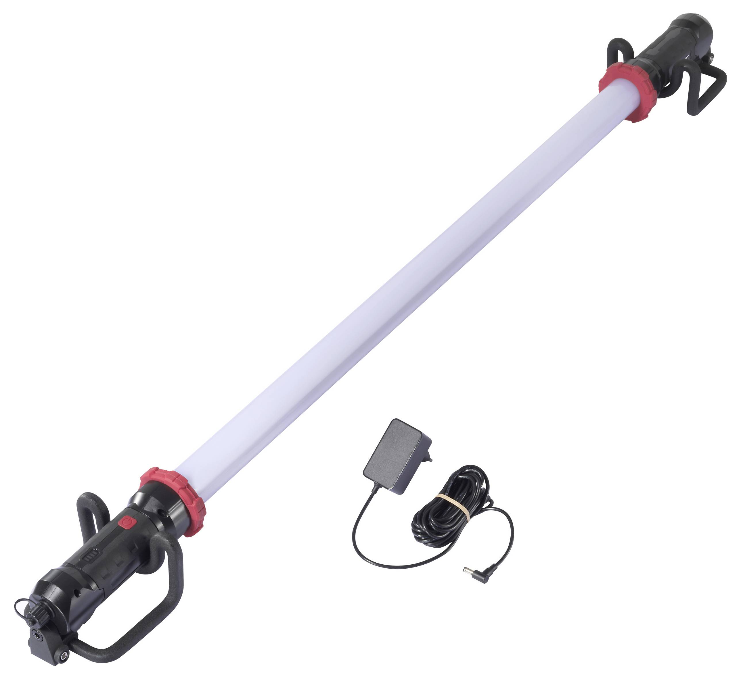Eine tragbare LED-Arbeitsleuchte mit langem zylindrischem Design, ausgestattet mit einem schwarzen Griff und einem kleinen Stromadapter mit Kabel daneben.