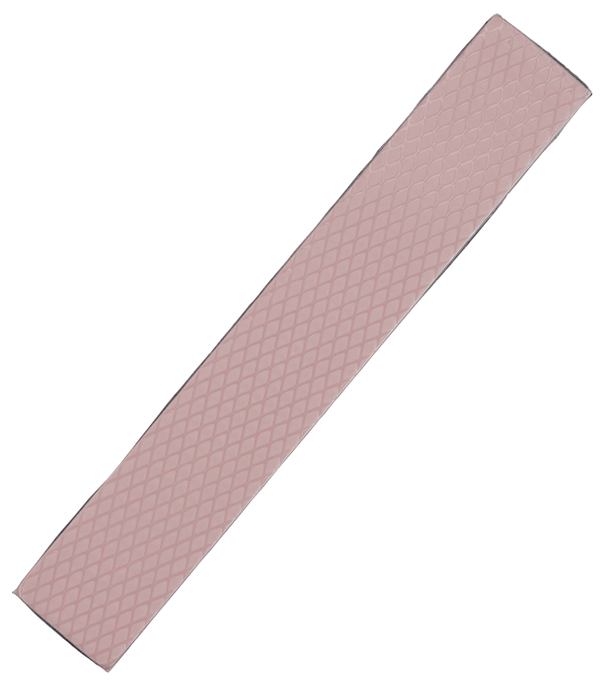 Eine lange, flache, rosa Yogamatte mit Rautenmustertextur.