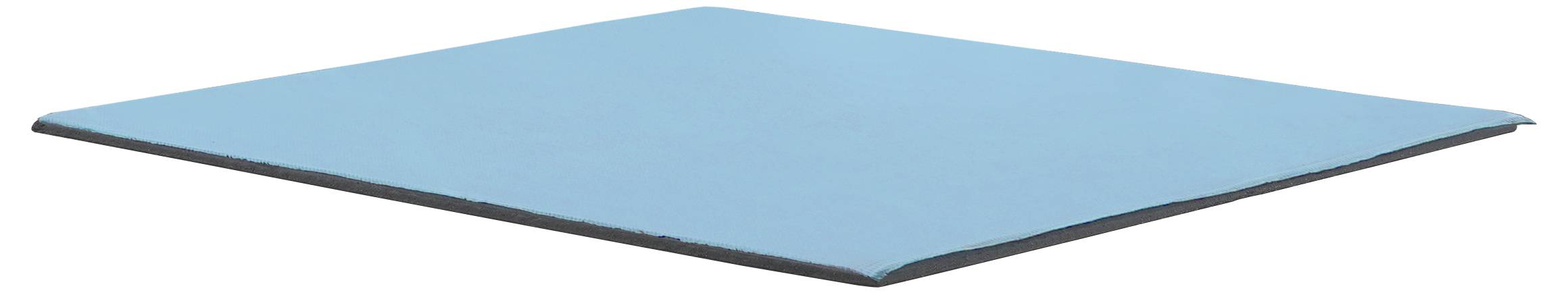 Eine rechteckige, hellblaue Yoga- oder Gymnastikmatte liegt flach ausgebreitet. Die Kanten der Matte sind sichtbar und zeigen eine leichte Dicke.