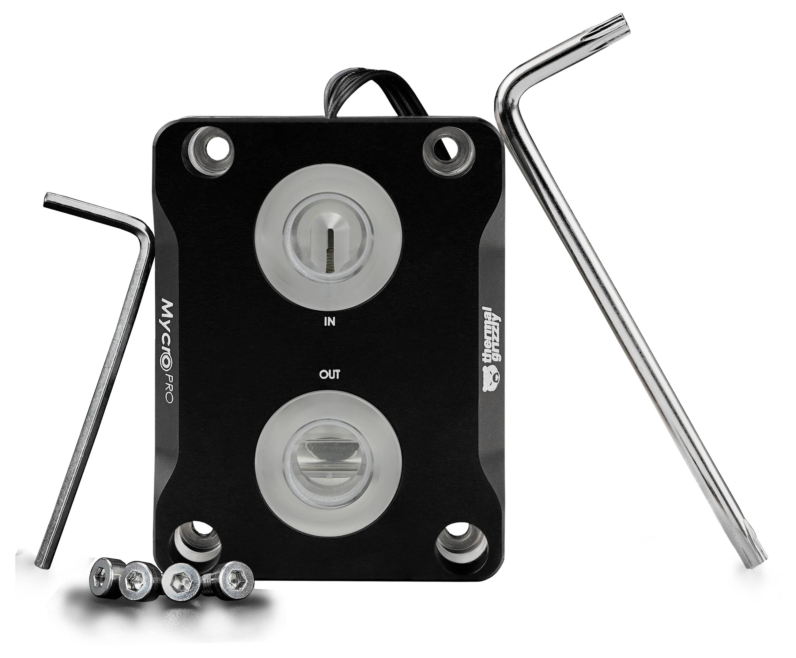 Ein schwarzes rechteckiges Gerät mit den Beschriftungen 