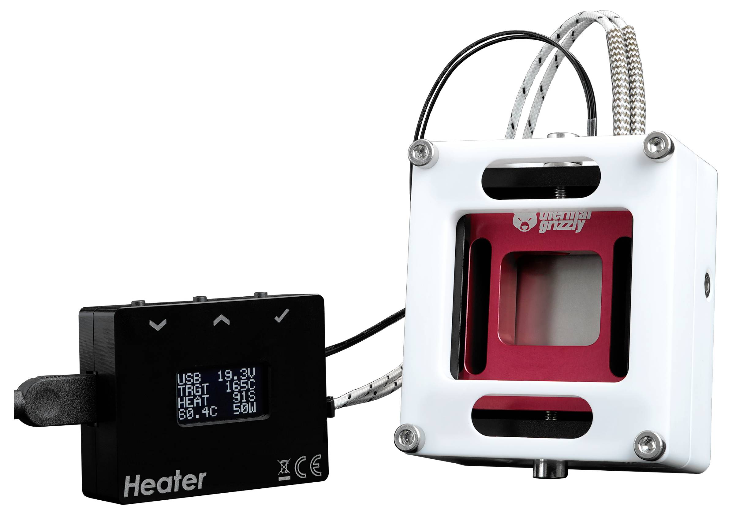 Heizgerät 'Grizzly' mit digitaler Anzeige, die Temperatur und Einstellungen zeigt. Verbunden mit einer weißen und roten Komponente über Kabel.