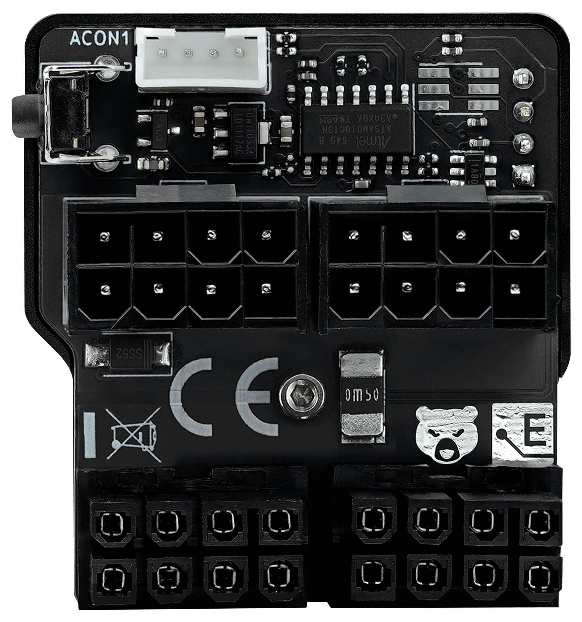 Eine Computernetzteuerplatine mit mehreren Anschlüssen, Schaltungskomponenten und Beschriftungen, die zur Stromverteilung in einem System verwendet wird.