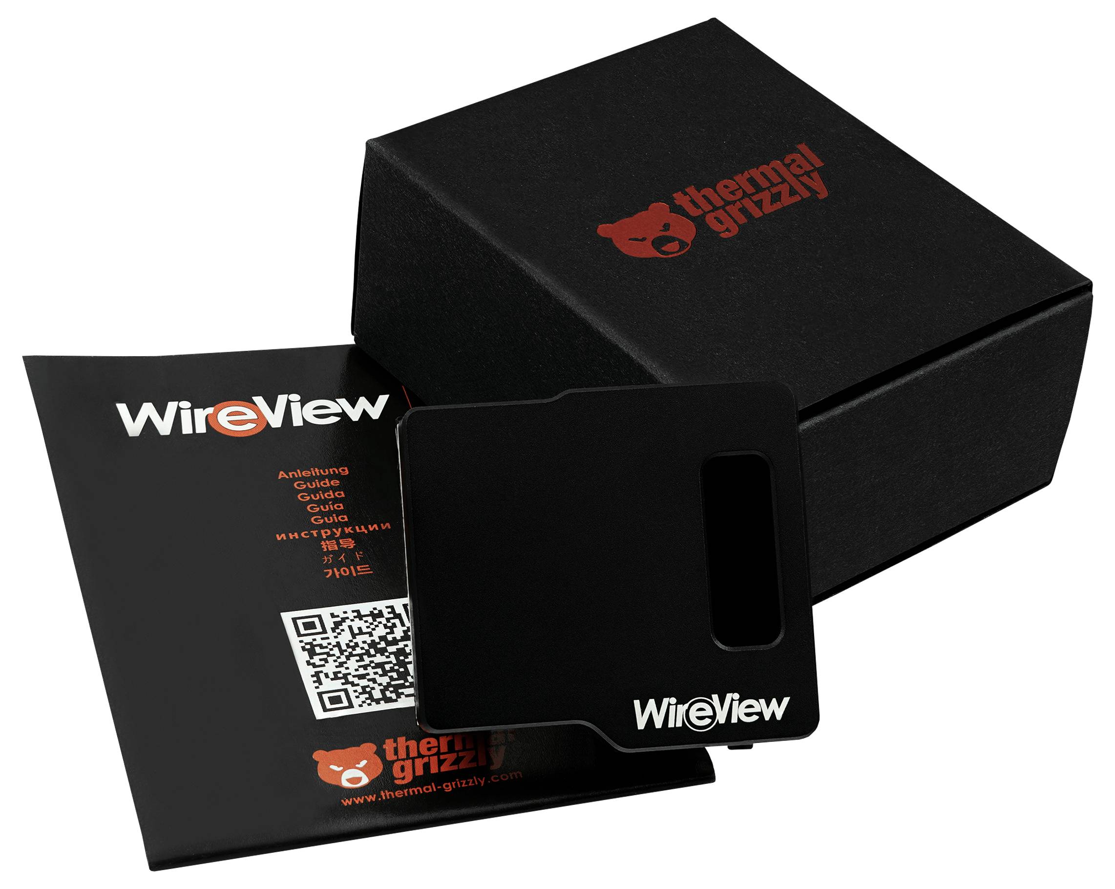 Ein 'WireView'-Gerät in schwarzer Verpackung mit dem 'Thermal Grizzly'-Logo. Das Gerät ist auf einer Anleitung mit QR-Code platziert; der Zweck scheint technologiebezogen zu sein.