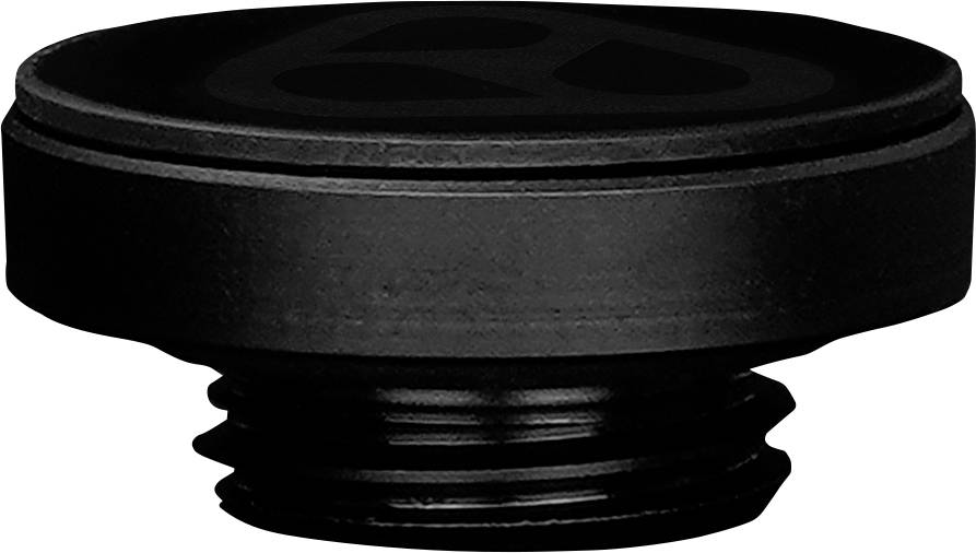 Ein schwarzer Gewindestopfen mit einer flachen Oberseite, der ein dezent geprägtes Logo aufweist.