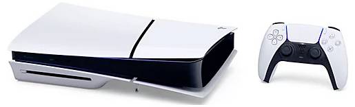 Ein weißer Spielecomputer neben einem passenden drahtlosen Controller; der Spielecomputer hat ein schlankes, modernes Design mit einem Einschubschlitz für Spiele-Discs.