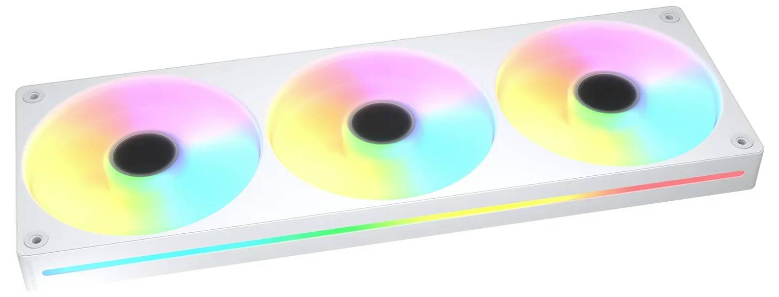 Weißer Computer-Kühlventilator mit drei farbig LED-beleuchteten Lüftern, die einen Farbverlauf von Rosa, Blau und Gelb in linearer Anordnung zeigen.