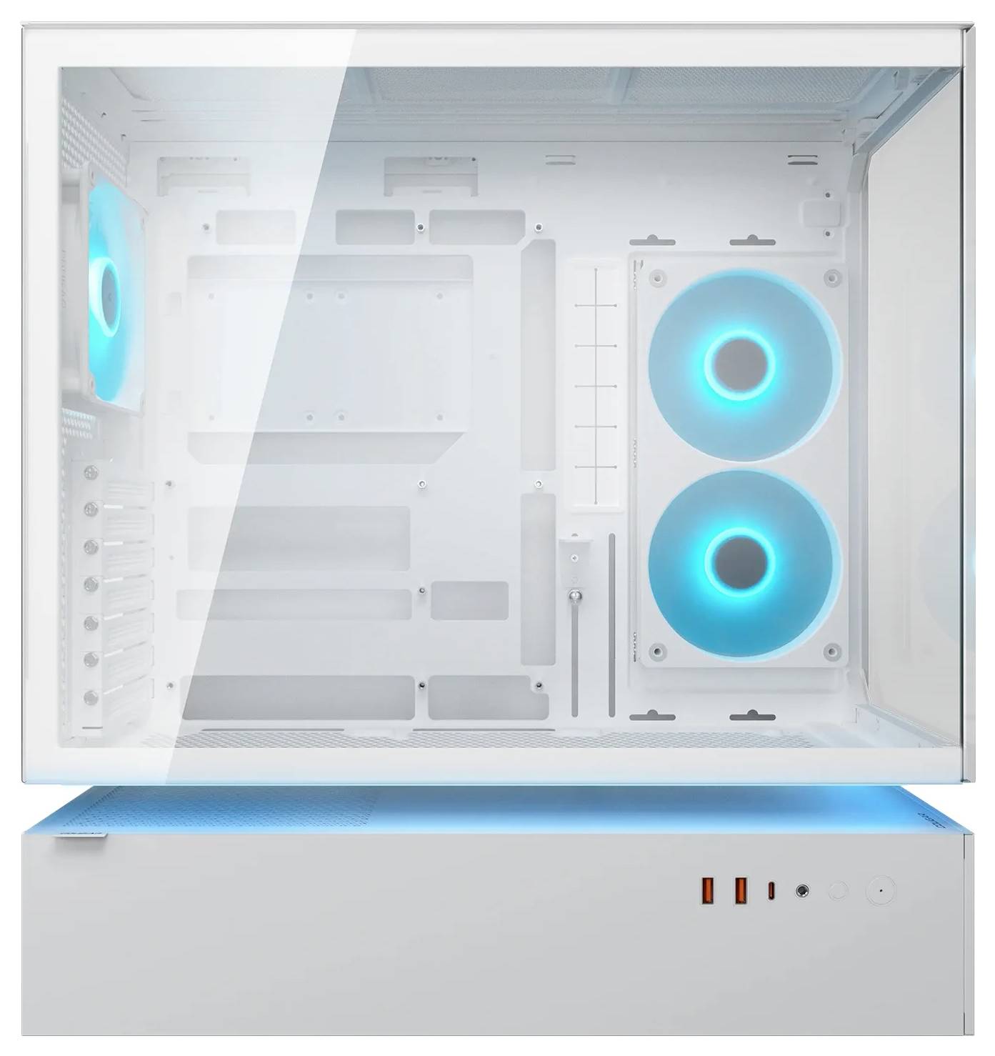 Ein moderner weißer Computergehäuse mit transparentem Seitenpanel zeigt zwei interne Kühlventilatoren, die blau leuchten, und freigelegte Fächer für Komponenten.