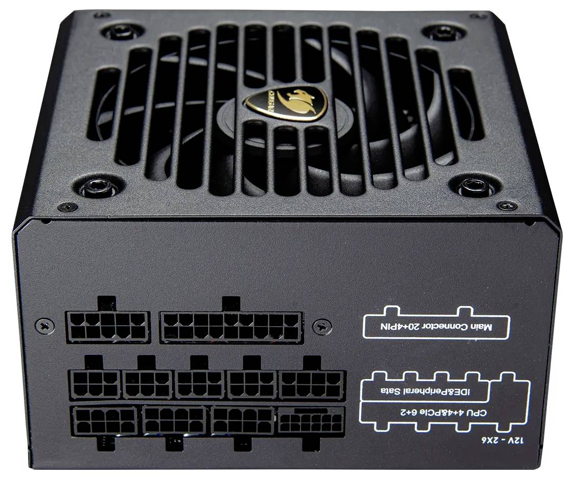 Das Bild zeigt ein schwarzes Computer-Netzteil mit einem Lüfter auf der Oberseite und mehreren Anschlüssen an der Seite für verschiedene Komponenten.