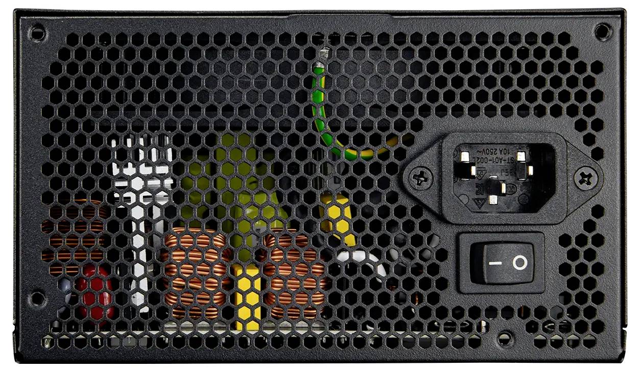 Ein Computernetzgerät mit einem Wabengitterbelüftungsmuster, sichtbaren internen Komponenten und einem Netzschalter.