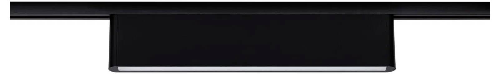 Eine schwarze rechteckige LED-Leuchte auf einer Schiene, die zur Deckenmontage konzipiert ist und sich für moderne Innenbeleuchtung eignet.