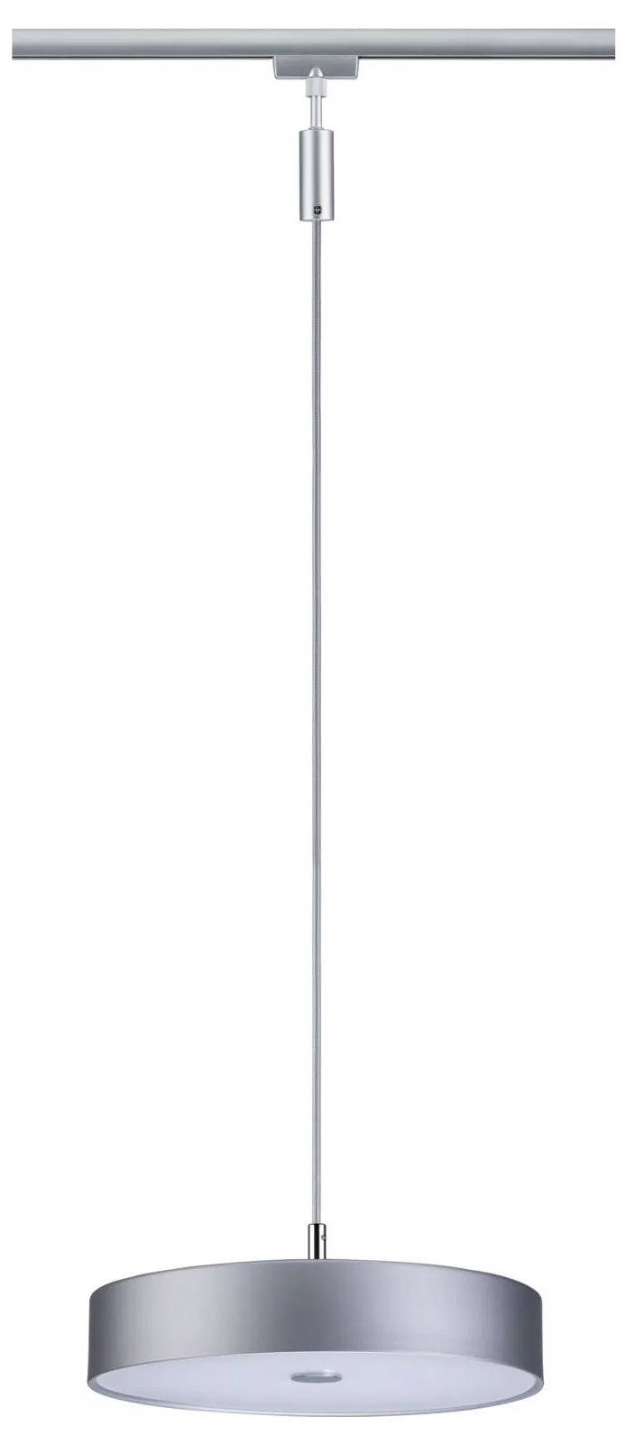 Ein modernes Pendelleuchte mit einem kreisförmigen silbernen Schirm hängt von einer schlanken, verstellbaren Metalstange.