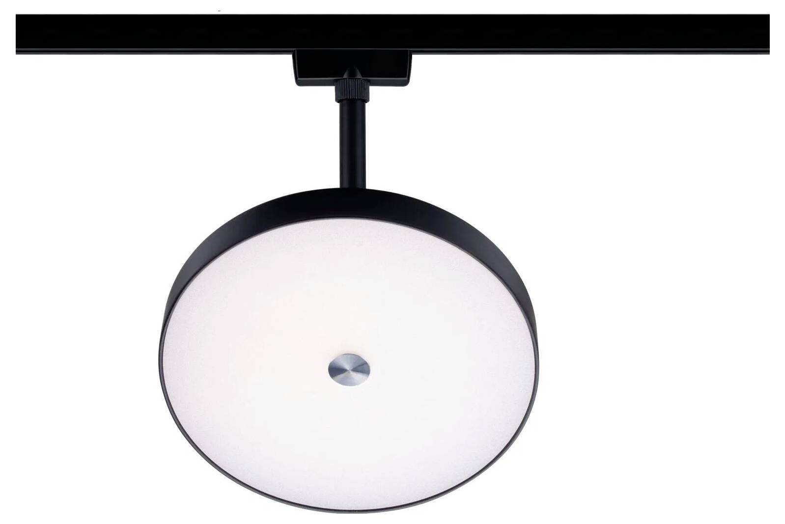 Eine schwarze Schienenlichtanlage mit einem runden, weißen Diffusor hängt von einer Deckenschiene herab und präsentiert ein modernes Design.