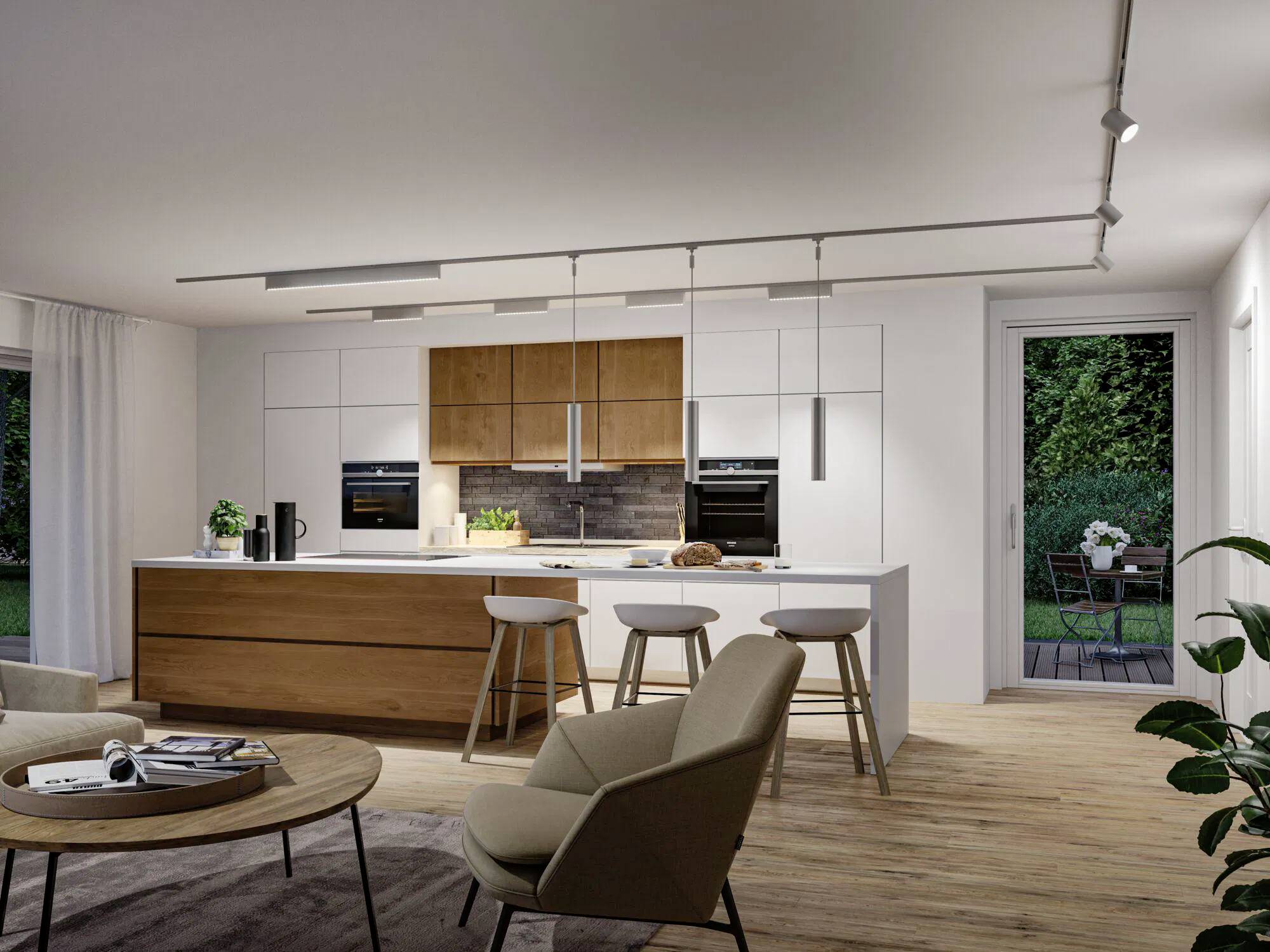 Eine moderne Küche mit Holzakzenten verfügt über eine Kücheninsel und Barhocker. Ein Wohnbereich mit Stühlen und einem runden Tisch befindet sich im Vordergrund.
