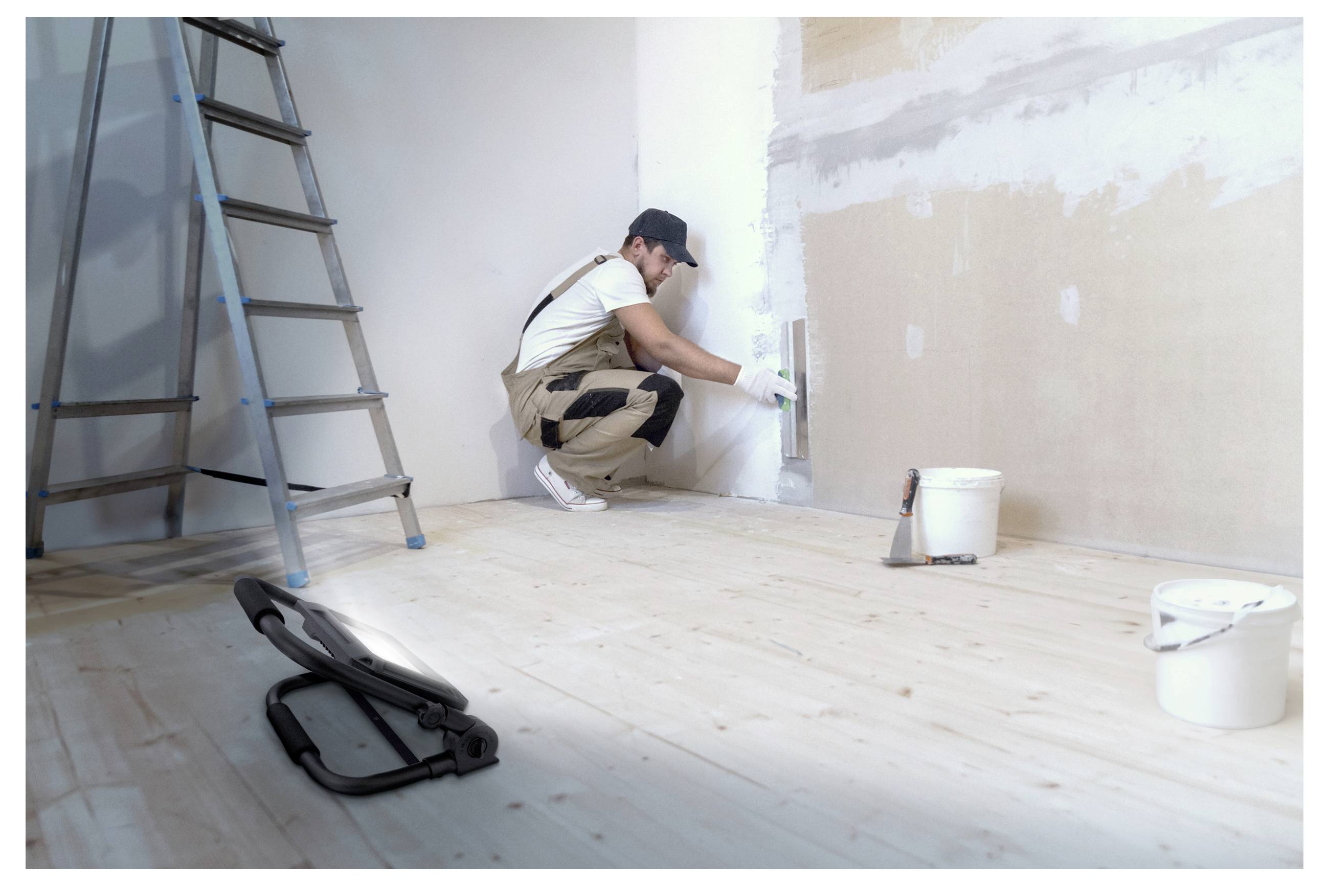 Ansmann 1600-0639 LED Strahler FL30W 18V Powertool-Akkupacks, inkl. Adapterplatten COB LED, Akkubet