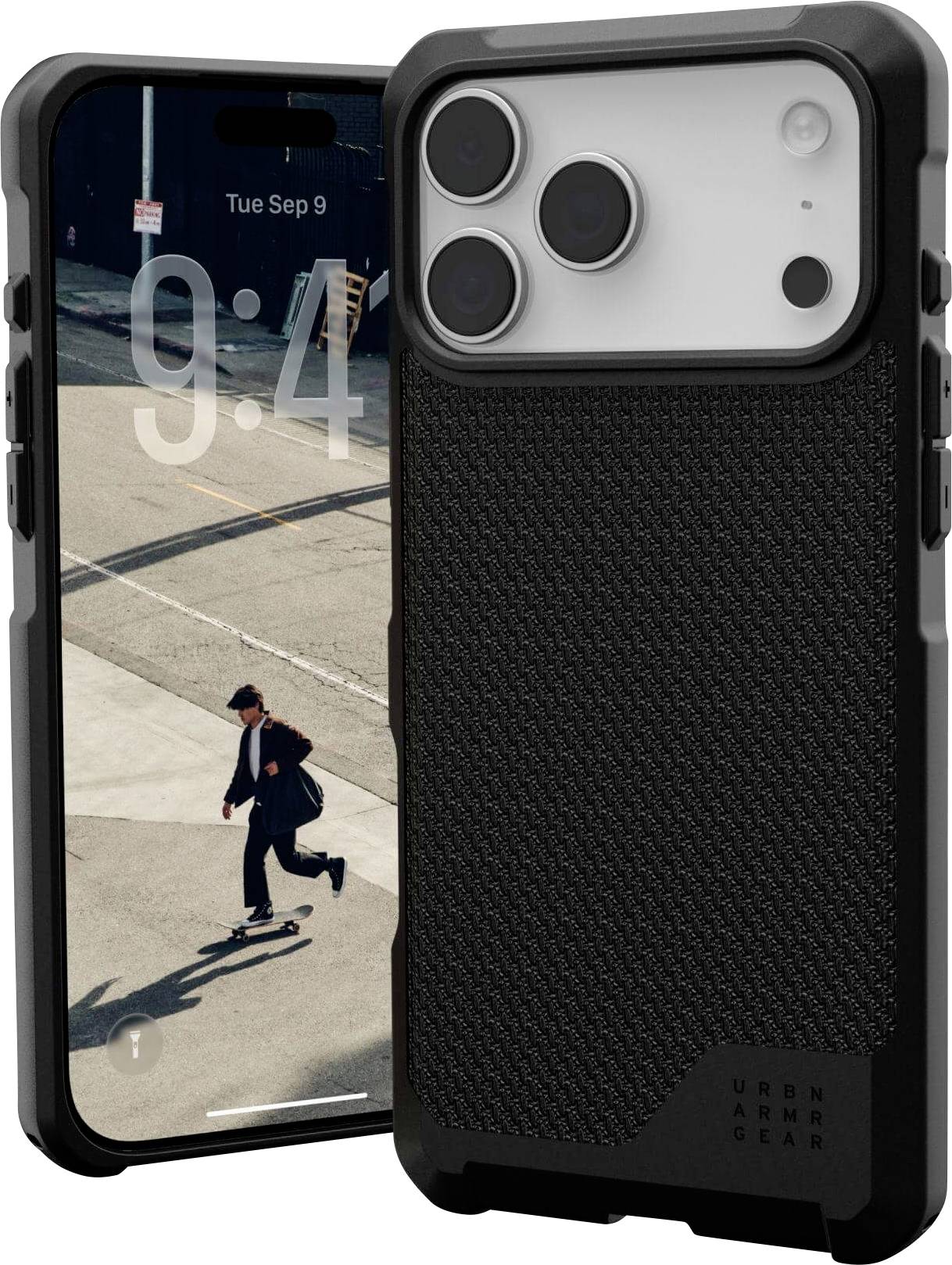 Eine Handyhülle, die um ein Handy platziert ist, zeigt eine Person auf einem Skateboard auf dem Bildschirm. Die Hülle ist schwarz mit einer strukturierten Rückseite und Kameraausschnitt.