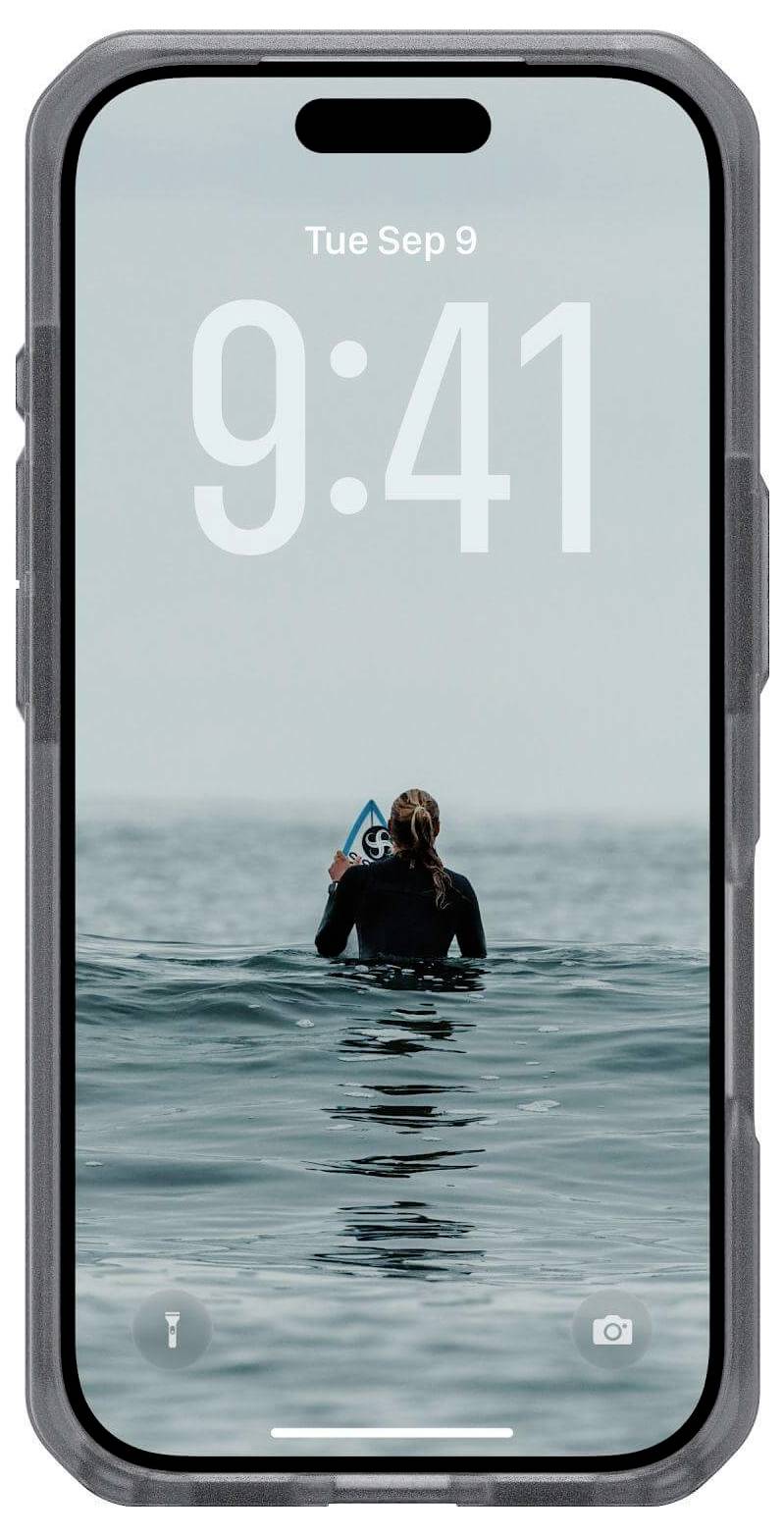 Ein Smartphone zeigt die Uhrzeit '9:41' und das Datum 'Di Sep 9' auf dem Bildschirm. Der Hintergrund zeigt eine Person im Ozean mit einem Surfbrett.