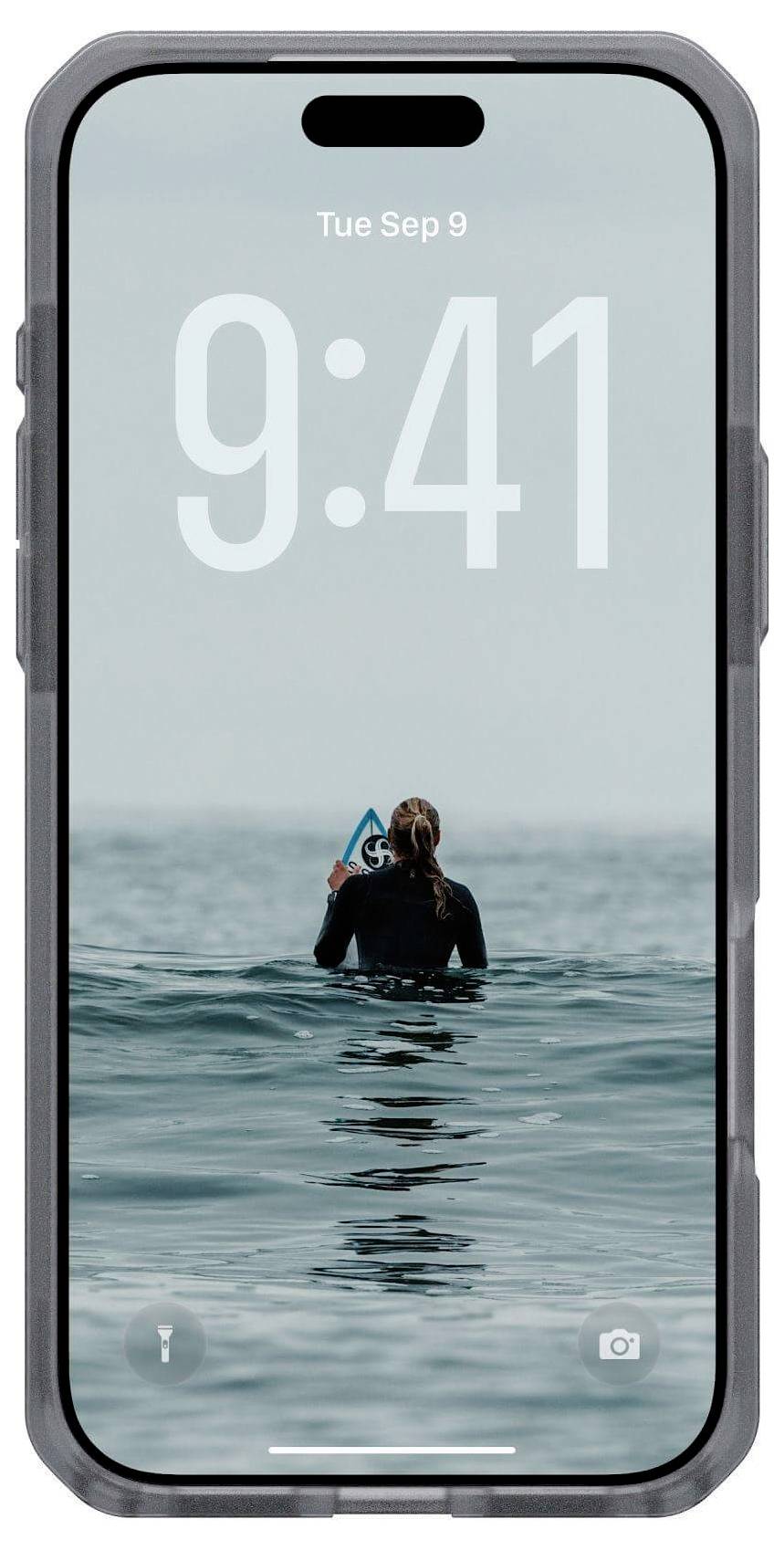 Telefonbildschirm mit einem Hintergrund, der eine Person zeigt, die im Ozean surft, mit großer Uhrzeit-Anzeige '9:41' und Datum 'Di. 9. Sep.' oben auf dem Bildschirm.