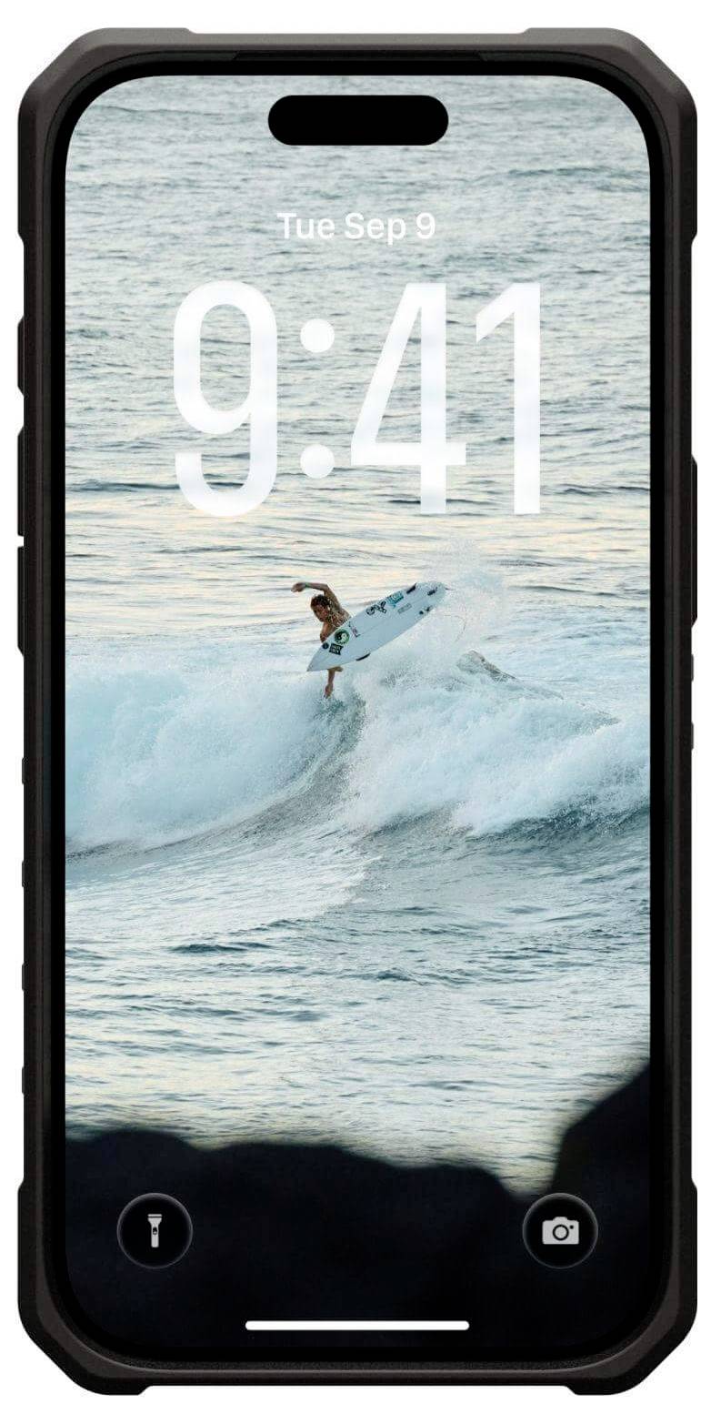 Ein Smartphone mit einem Bildschirm, auf dem eine große Welle, ein Surfer, der sie reitet, und die Uhrzeit '9:41' zu sehen sind. Das Datum 'Die 9. Sep' ist oben auf dem Bildschirm.