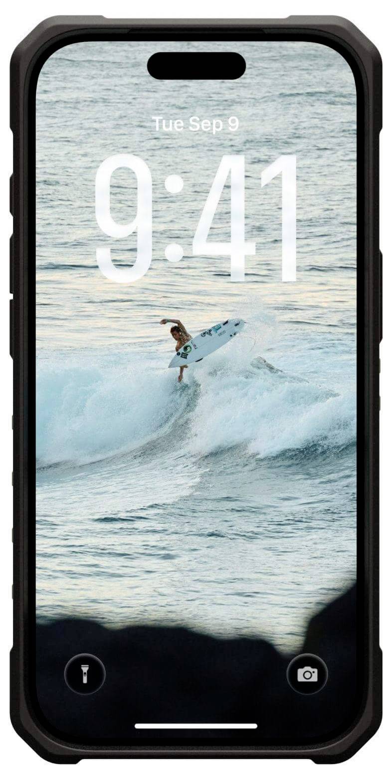 Ein Smartphone mit einem Sperrbildschirm, auf dem ein Surfer eine Welle reitet, die Uhrzeit wird als 9:41 angezeigt und das Datum als Dienstag, 9. September.