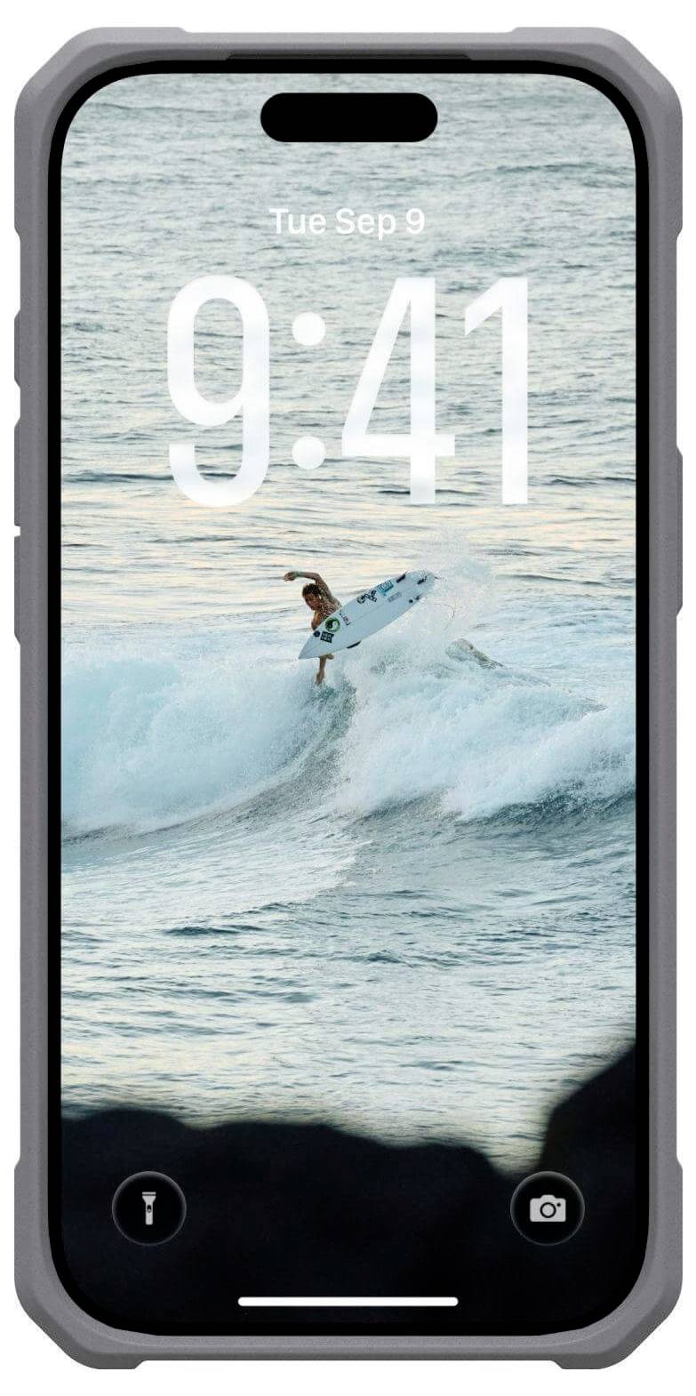 Ein Smartphone zeigt einen Sperrbildschirm mit einem Surfer, der eine Welle reitet. Das Datum ist 'Di. 9. Sep', und die Uhrzeit ist '9:41'.
