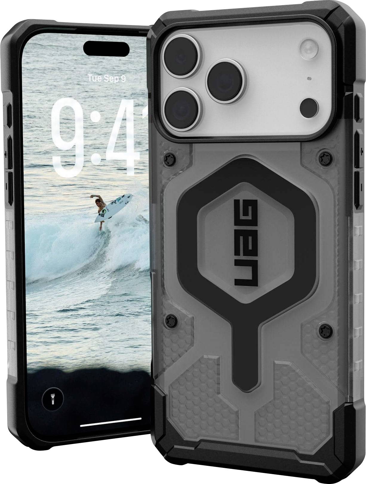 Ein robustes, transparentes Handyhülle mit schwarzen Kanten zeigt die 'UAG'-Markierung. Ein Smartphone im Inneren präsentiert einen Surfer auf dem Startbildschirm.