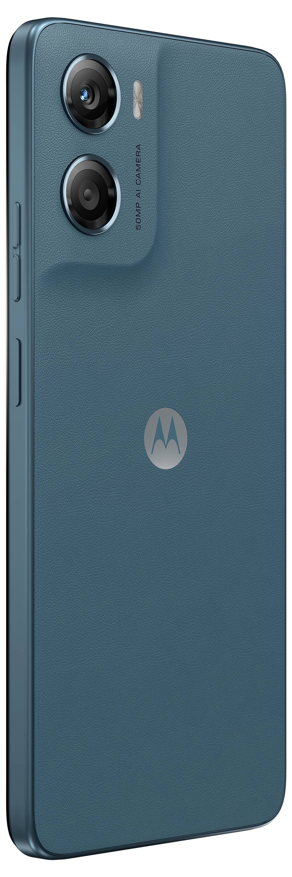 Ein türkisfarbenes Smartphone mit einem Dual-Kamera-Setup auf der Rückseite in vertikaler Ausrichtung und einem Motorola-Logo in der Mitte.