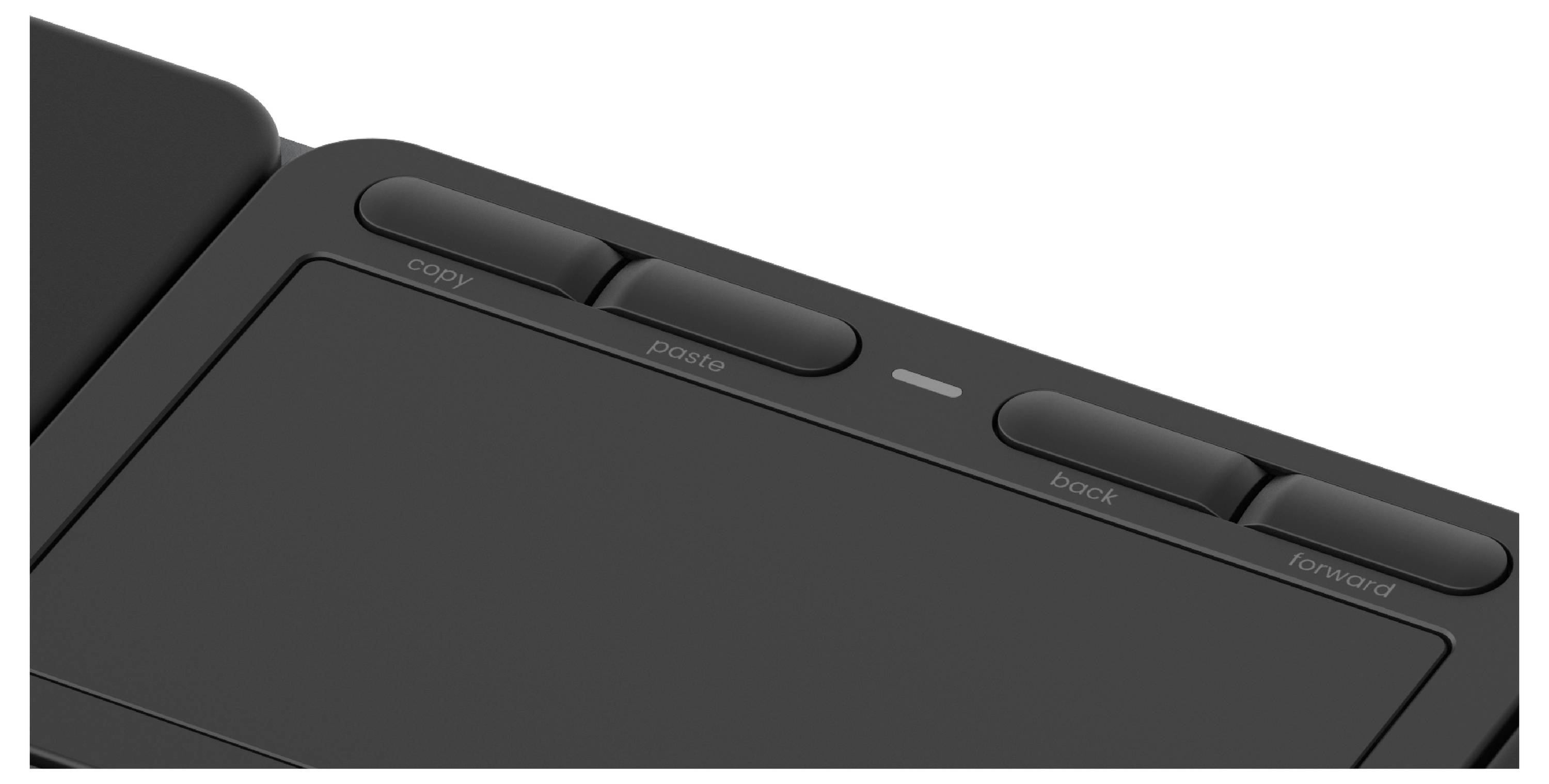 Eine Nahaufnahme eines schwarzen Touchpads mit vier Tasten, die mit ‚copy', ‚paste', ‚back' und ‚forward' beschriftet sind.