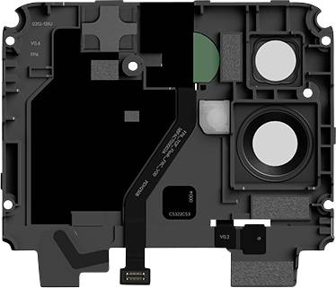 Mainboard mit verschiedenen Schaltkreiskomponenten, Anschlüssen und Chips, die um einen zentralen schwarzen quadratischen Bereich angeordnet sind. Komponenten mit V0.4 und V0.2 beschriftet.