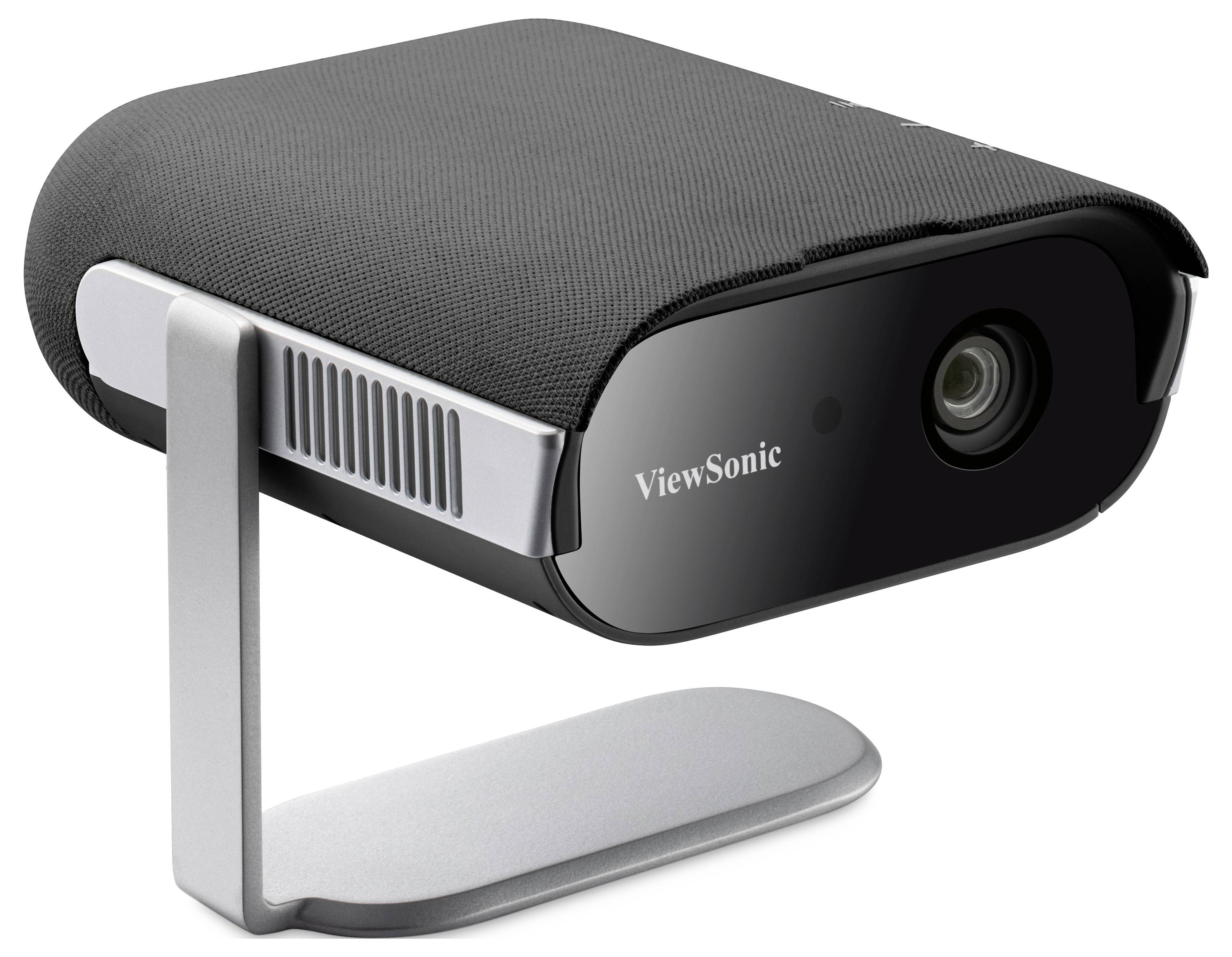 Ein kompakter schwarzer ViewSonic-Projektor mit einem kleinen Objektiv, montiert auf einem schlanken silbernen Ständer, geeignet für mobile Präsentationen.