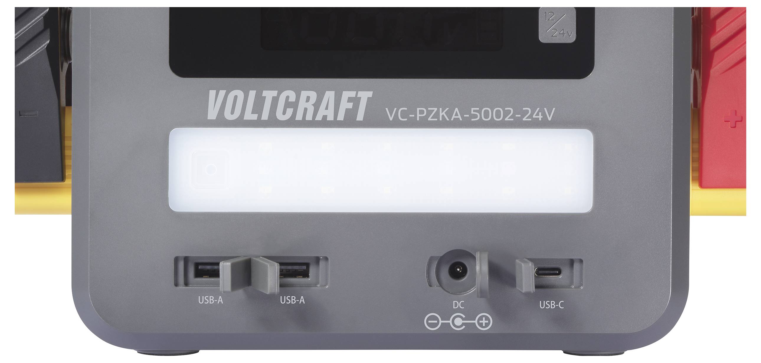 Das Bild zeigt ein Voltcraft VC-PZKA-5002-24V Netzteil mit zwei USB-A-Anschlüssen, einem USB-C-Anschluss und einem DC-Eingang, Vorderansicht.