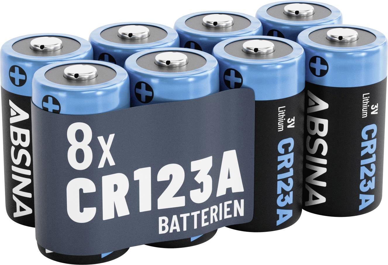 Acht blaue und schwarze CR123A-Lithiumbatterien mit der Beschriftung '8x CR123A Batterien' auf der Verpackung.