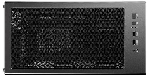 Ein Computergehäuse mit einem Frontpanel aus Gitter zur Belüftung, ausgestattet mit Einschalttaste, Audioeingang und USB-Anschlüssen auf dem Seitenpanel.