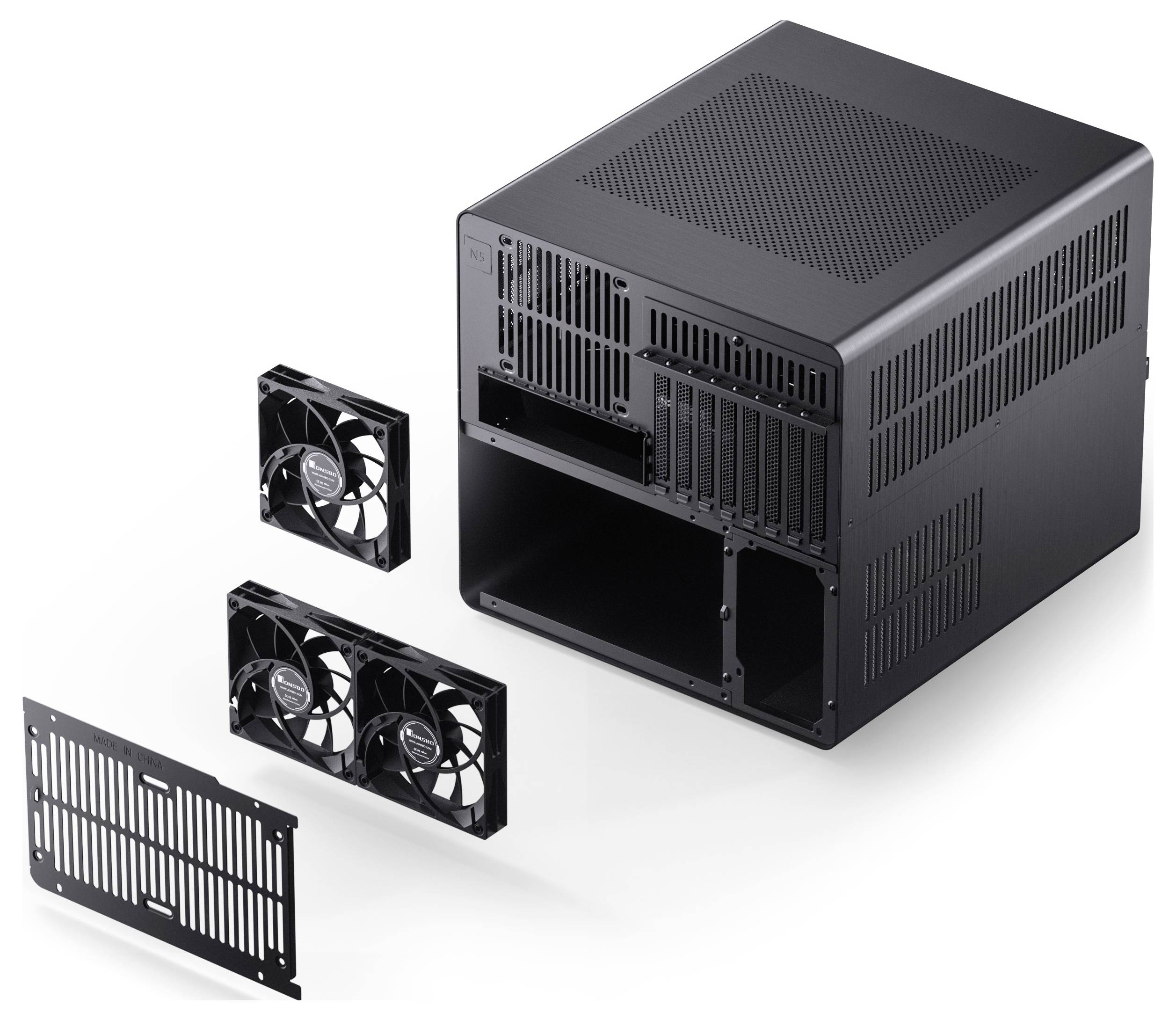 Ein schwarzes Computergehäuse mit zwei abgenommenen Kühlventilatoren und einer Abdeckplatte, was Komponenten für den Computeraufbau oder die -modifikation veranschaulicht.