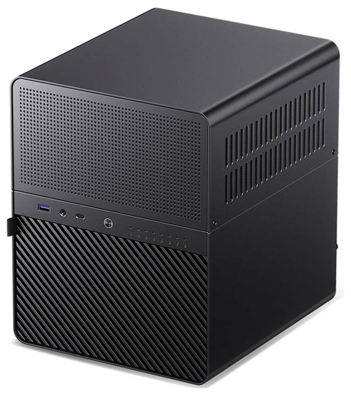 Ein schwarzes, kompaktes Computergehäuse mit Lüftungslöchern und einer Frontblende mit einem USB-Anschluss, Einschaltknopf und zusätzlichen Eingängen.