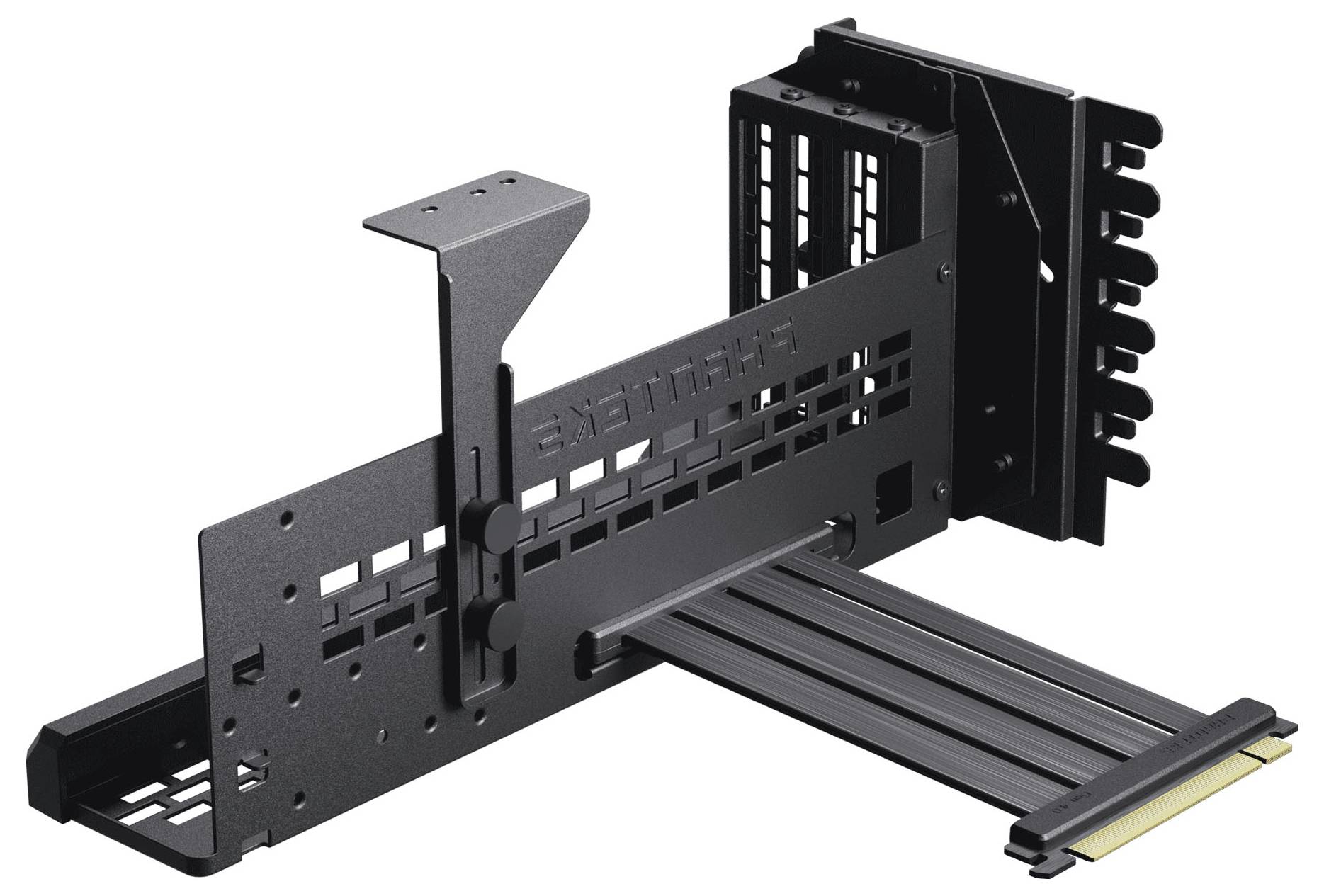Europäischer Steckeradapter mit zwei runden Löchern und einem Hinweis: „Dieser Adapter wandelt die Spannung nicht um.