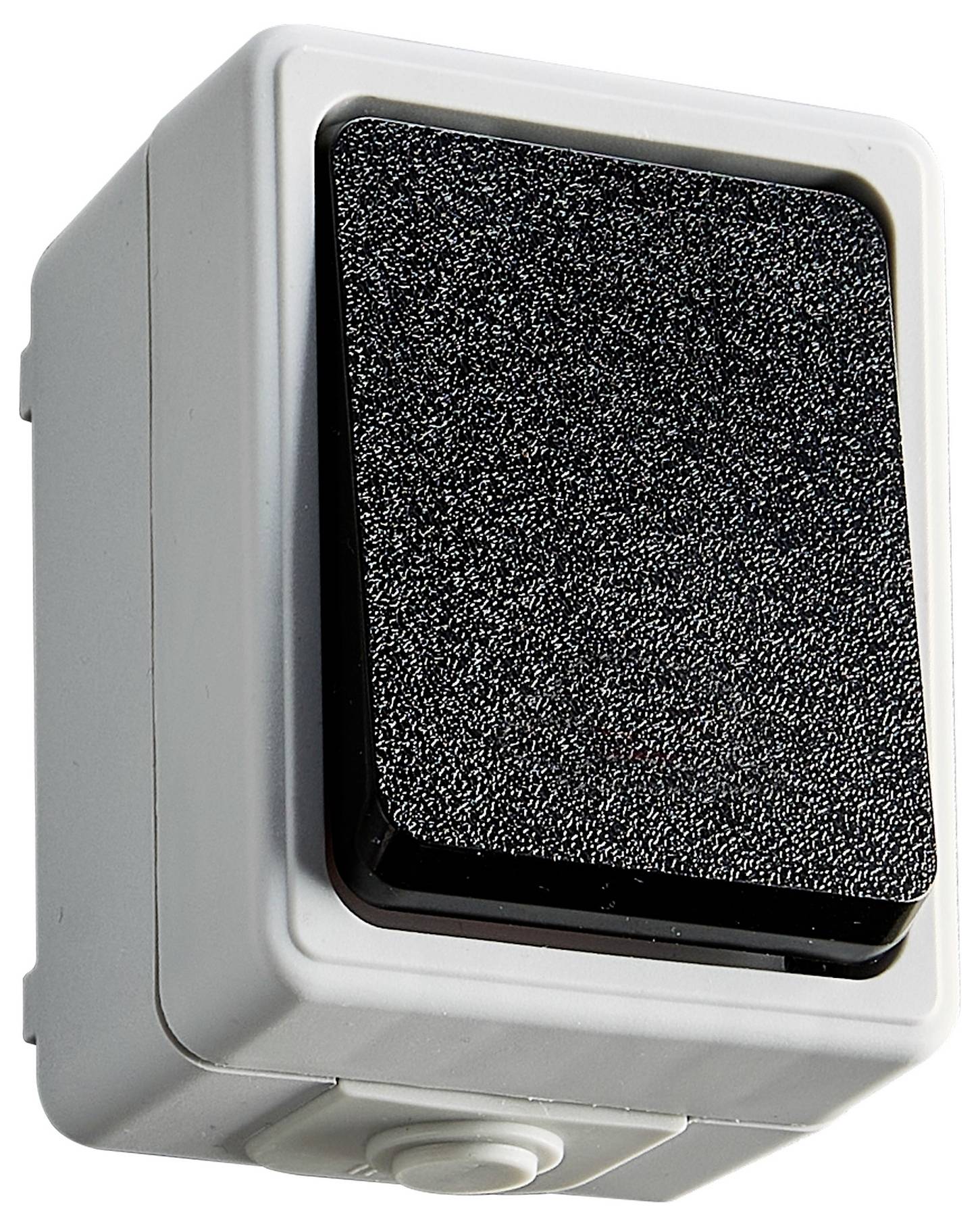 Ein wandmontierter, rechteckiger, schwarzer Wippschalter mit Schutzgehäuse, der üblicherweise zum Ein- und Ausschalten von elektrischen Geräten verwendet wird.