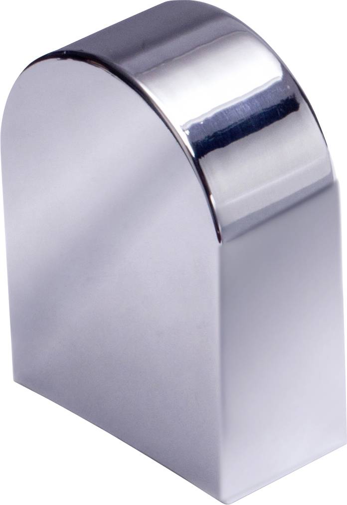 Ein glänzender, gebogener, metallischer Gegenstand mit flacher Basis und abgerundeter Oberseite, der das Licht auf seiner Oberfläche reflektiert, möglicherweise ein modernes Dekorationsobjekt.