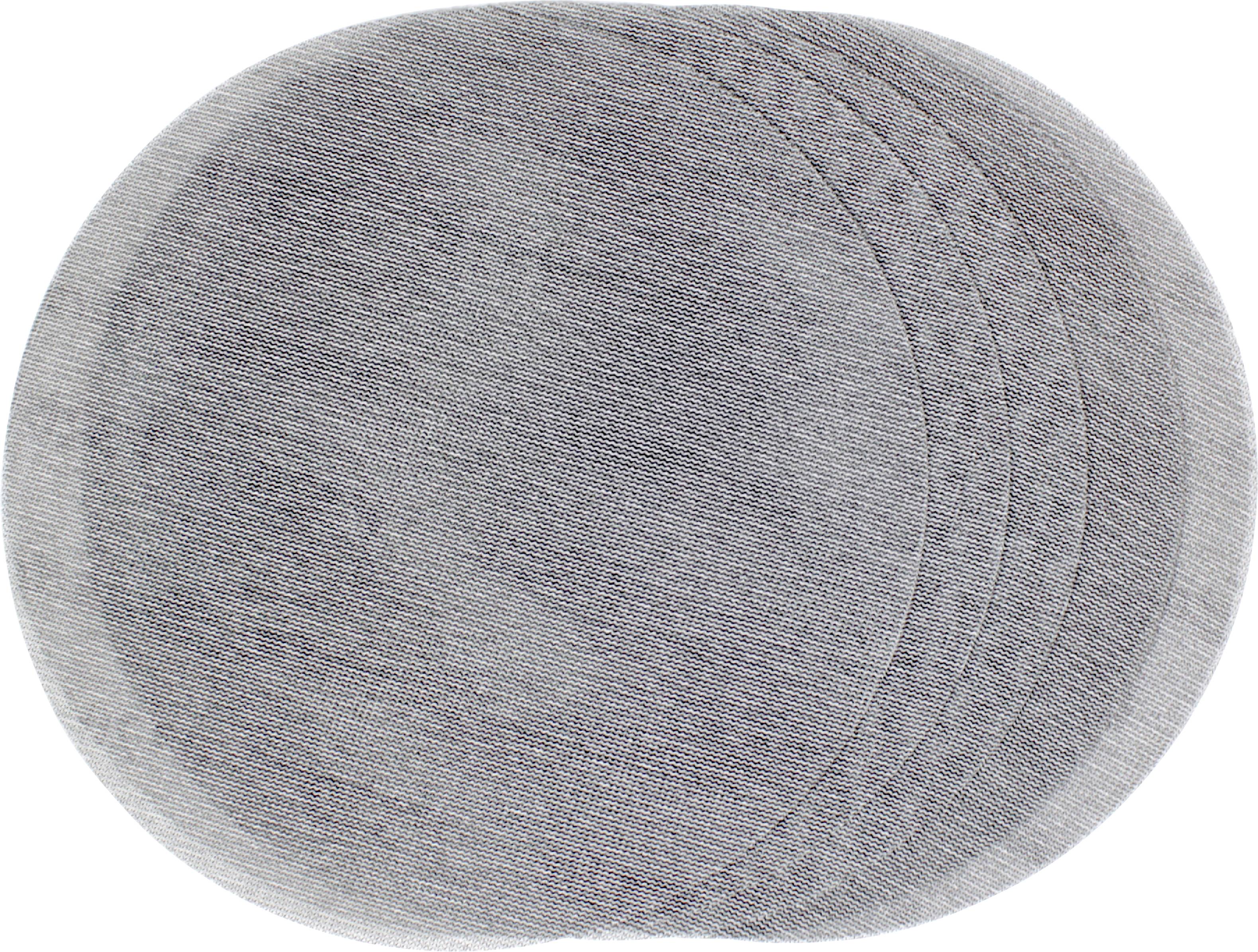 Ein rundes, strukturiertes graues Stoffmuster mit dezenten Schattierungen, möglicherweise für Bekleidungs- oder Polsterdesign verwendet.