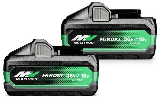 Zwei schwarze und grüne Hikoki Multi Volt Lithium-Ionen-Akkupacks, mit der Beschriftung '36V + 18V', die die Kompatibilität für beide Spannungen demonstrieren.