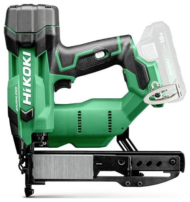 Ein grüner und schwarzer HiKOKI kabelloser Rahmennagler mit einem sichtbaren Magazin, der ein kompaktes und ergonomisches Design für effiziente Nutzung zeigt.