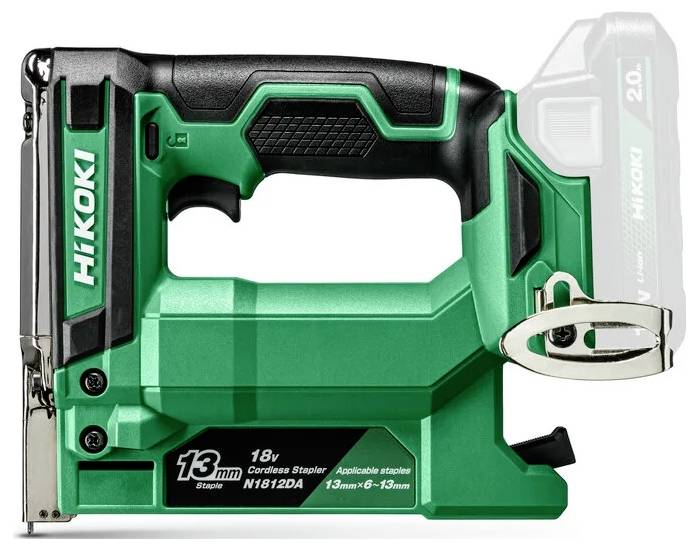 Grüner kabelloser Tacker mit schwarzem Griff, Marke 'HiKOKI'. Die Modellnummer ist N18DA, kompatibel mit 18V-Akkus und 13mm-Klammern.