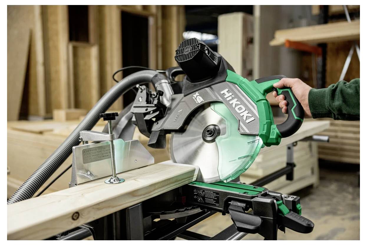 HiKOKI C12RSH3 Paneelsäge 305mm 30mm 1520W