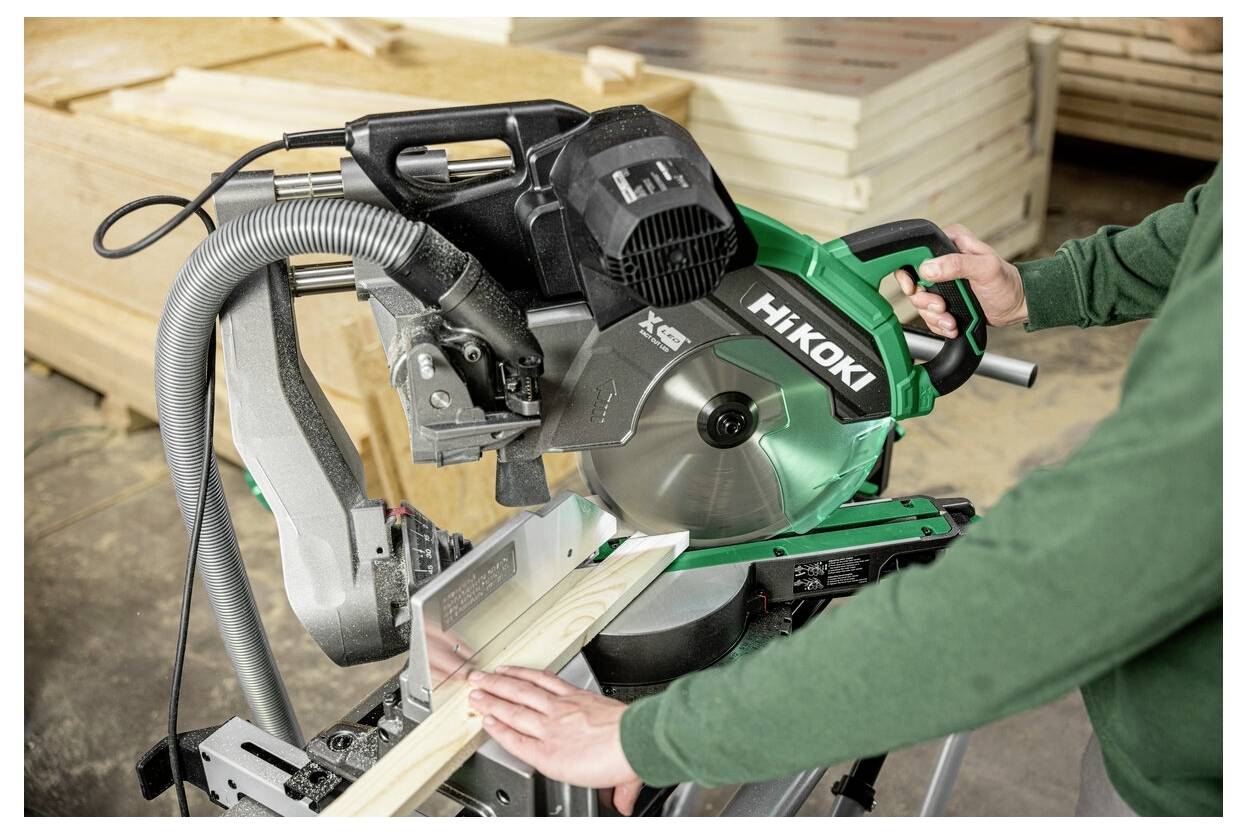HiKOKI C12RSH3 Paneelsäge 305mm 30mm 1520W