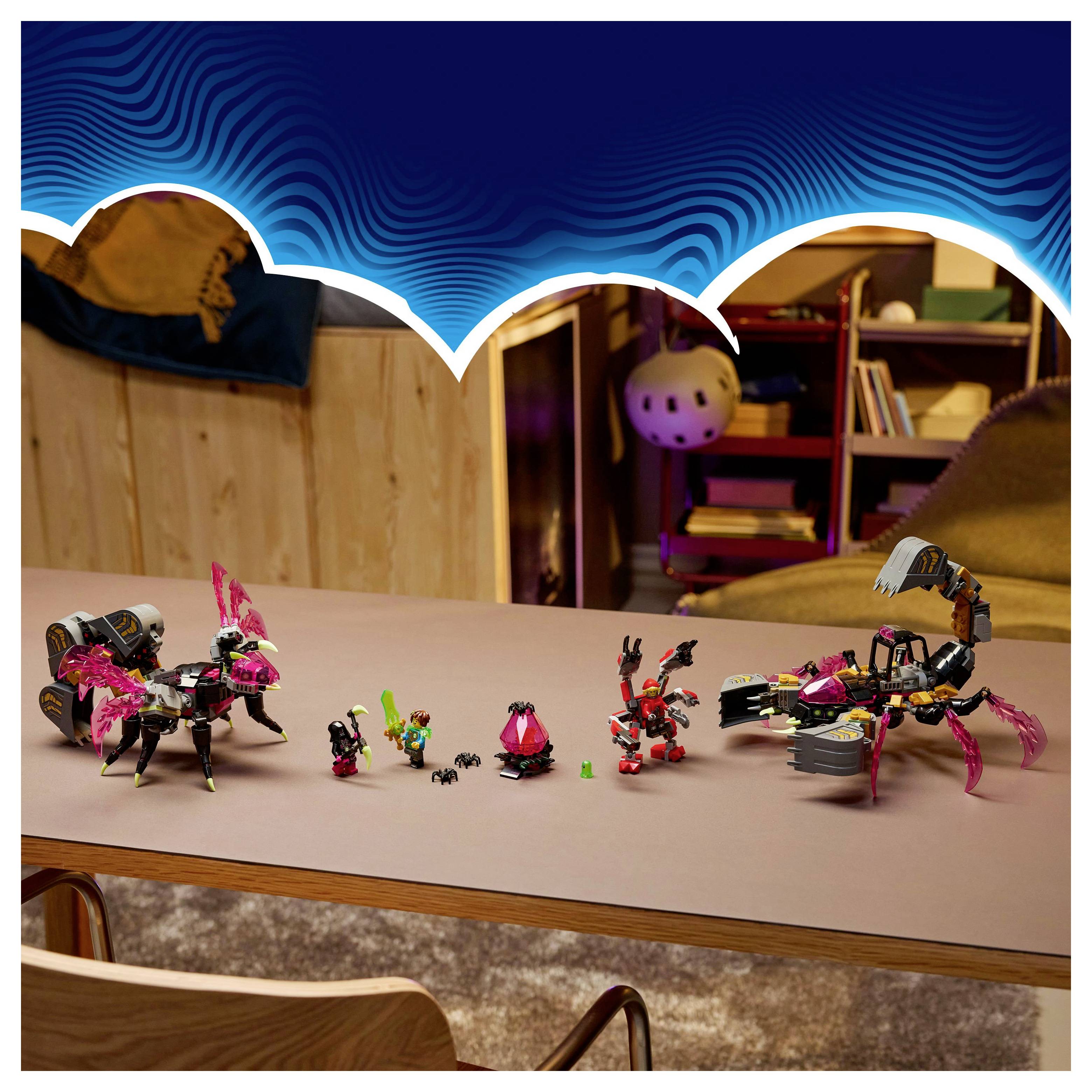 'Lego Dreamzzz' Drachen- und Skorpion-Bausteine mit leuchtenden Farben, auf einem Tisch in einem Holzraum mit Regalen im Hintergrund ausgestellt.