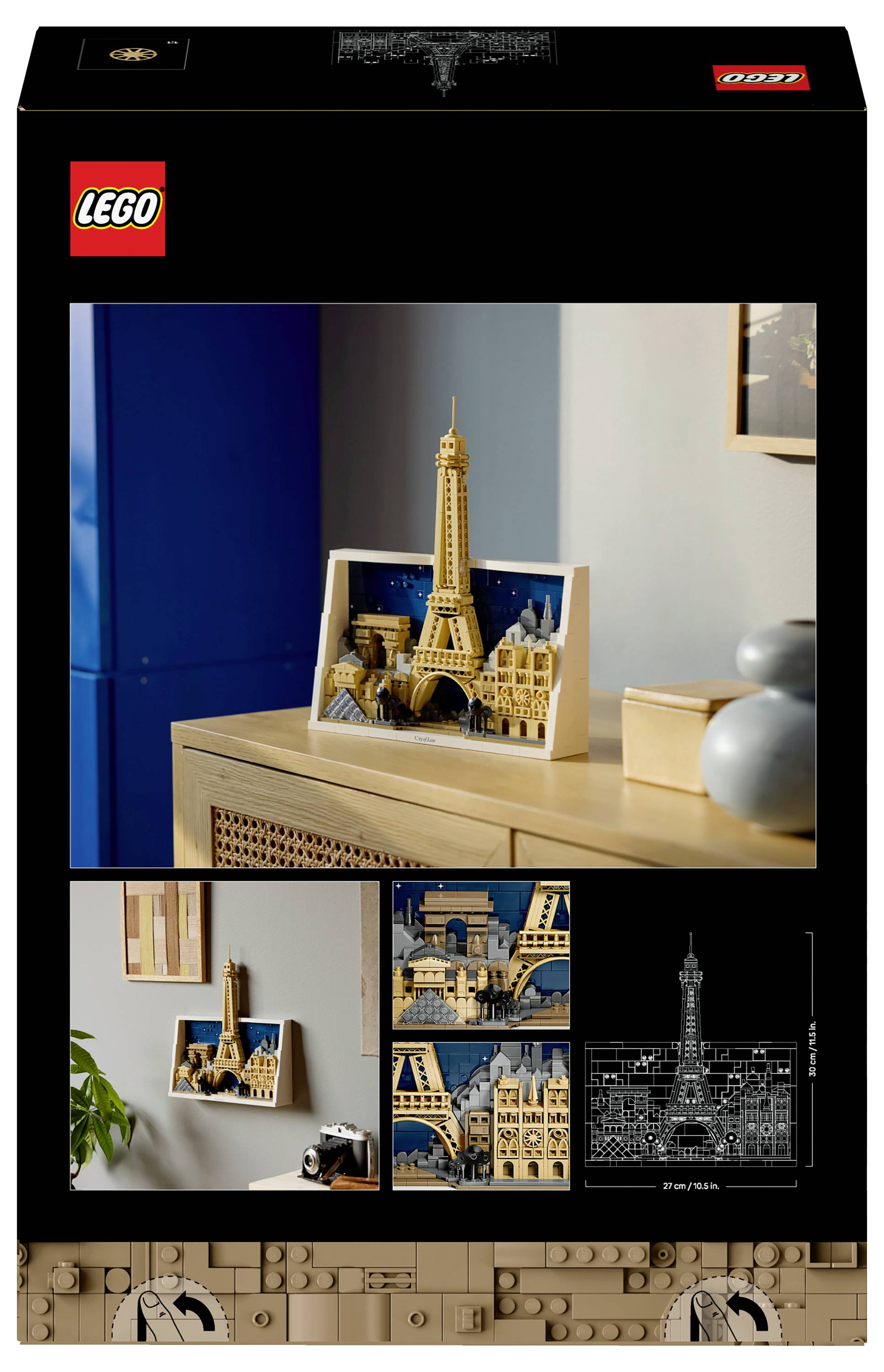 Eine LEGO-Set-Box mit einem detaillierten Modell des Eiffelturms, das in einem Wohnzimmer platziert ist. Zusätzliche Bilder zeigen die Baudetails.