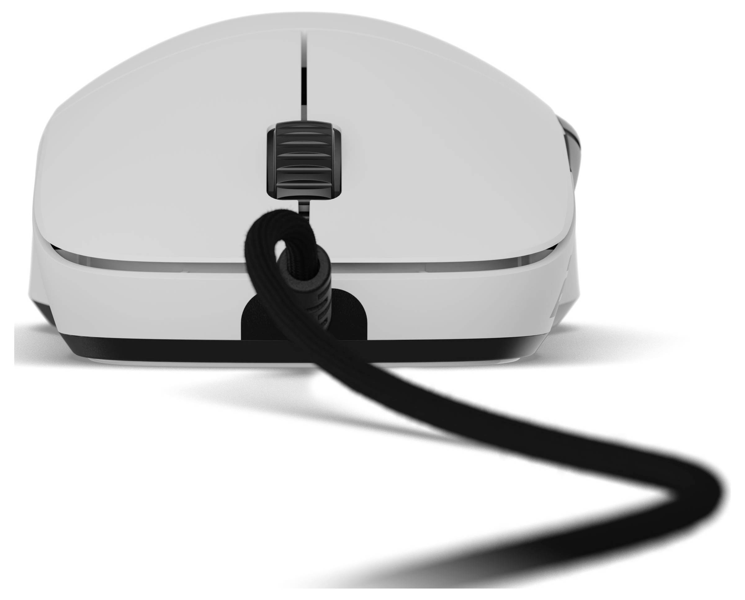 Eine weiße Computermaus mit schwarzem geflochtenem Kabel, von vorne betrachtet, wobei das Scrollrad und das Kabel hervorgehoben werden.